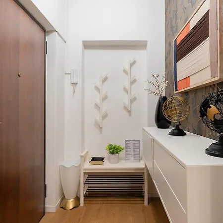 Mica Sparano Apartment *